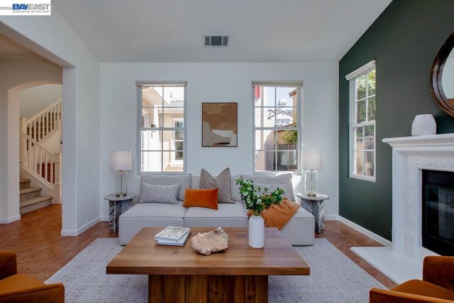 2358 Coral Sea St, Alameda, CA 94501