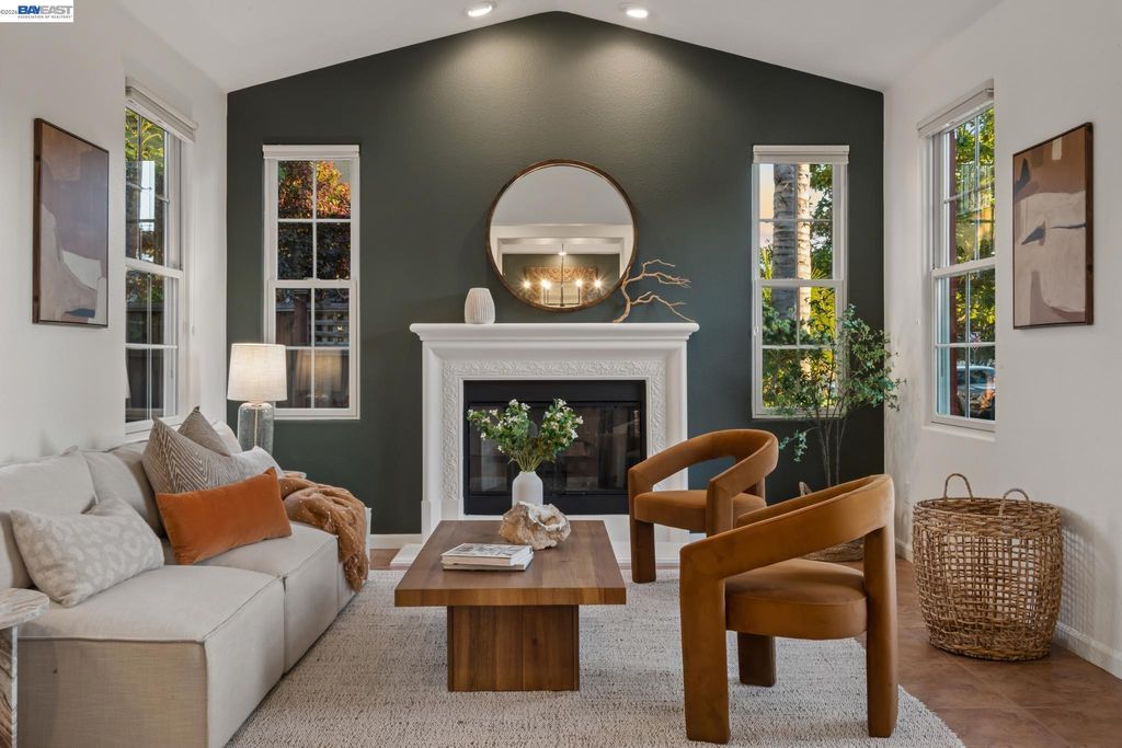 2358 Coral Sea St, Alameda, CA 94501