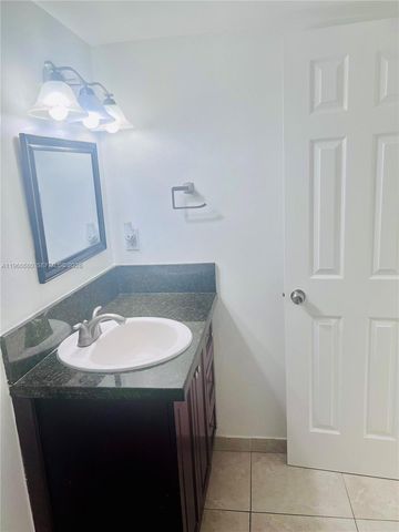 271 Bonnie Blvd 126, Palm Springs, FL 33461