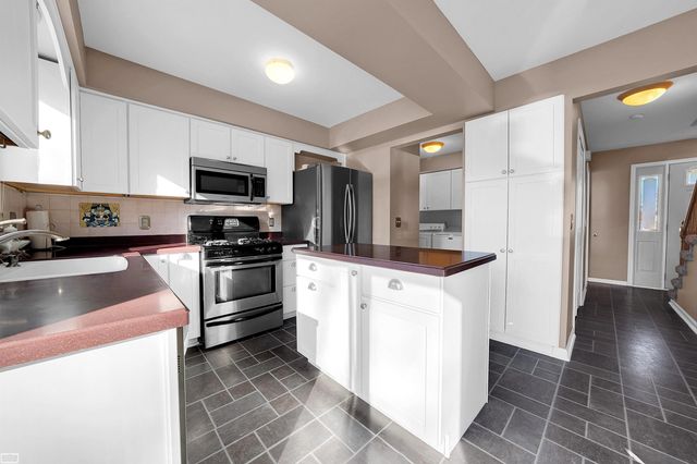 28808 Stonehenge Drive, Chesterfield Twp, MI 48047