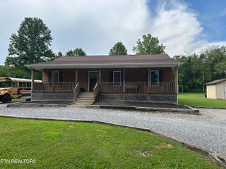 935 Pinetree Rd, Jamestown, TN 38556