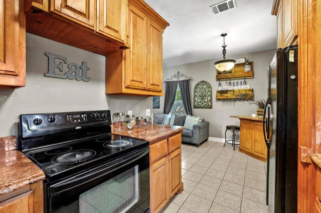 303 E Brockett Street, Sherman, TX 75090
