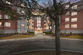 3100 Lexington Lane 312, Glenview, IL 60026