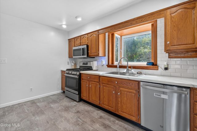 1321 W High Street, Ballston, NY 12020