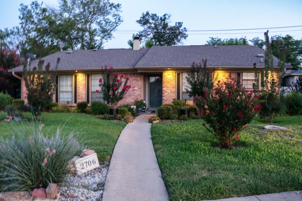 2706 Meadow Bluff Lane, Dallas, TX 75237
