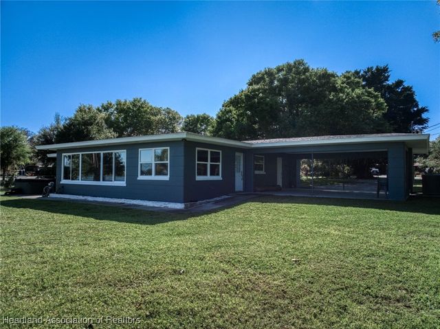 1622 Dinner Lake Drive, Sebring, FL 33870