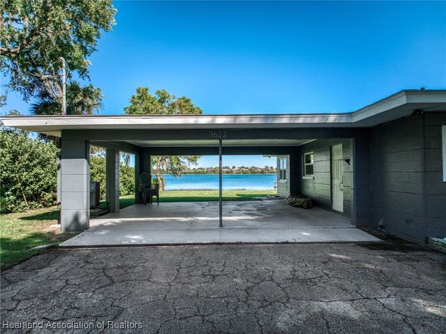 1622 Dinner Lake Drive, Sebring, FL 33870