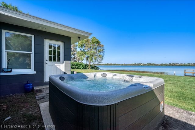 1622 Dinner Lake Drive, Sebring, FL 33870