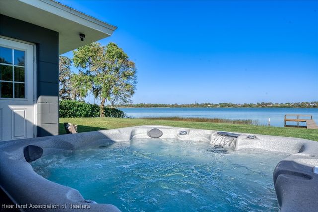 1622 Dinner Lake Drive, Sebring, FL 33870