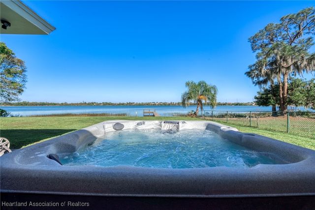 1622 Dinner Lake Drive, Sebring, FL 33870
