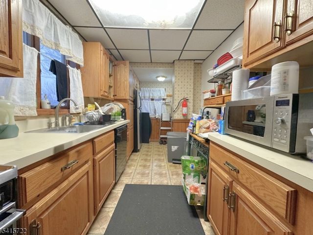 104 William St, Clifton City, NJ 07014