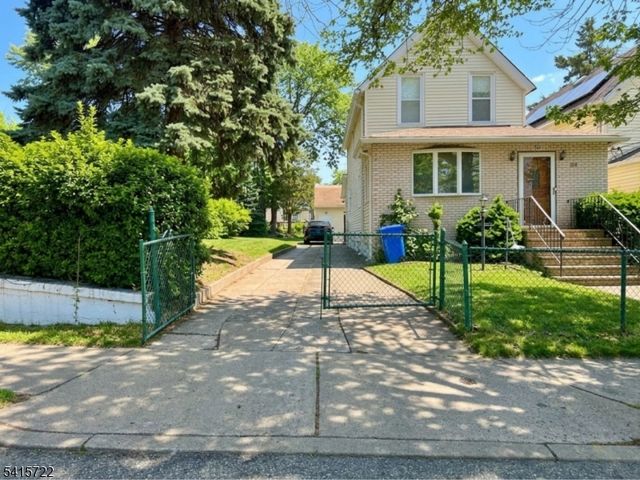 104 William St, Clifton City, NJ 07014