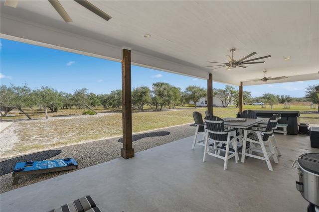 253 Coastal Wildwood Dr, Rockport, TX 78382