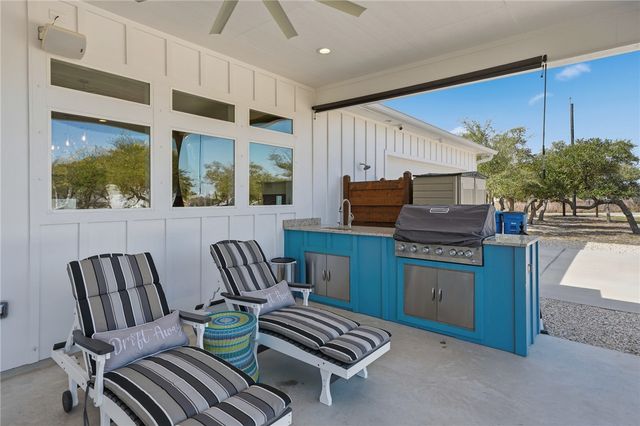 253 Coastal Wildwood Dr, Rockport, TX 78382