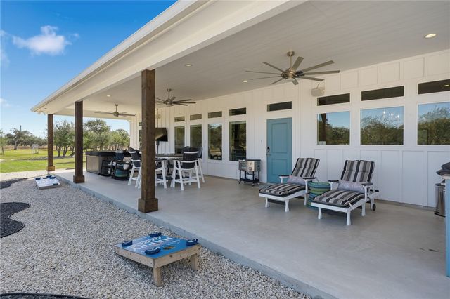 253 Coastal Wildwood Dr, Rockport, TX 78382