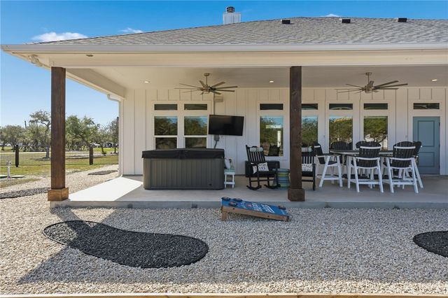 253 Coastal Wildwood Dr, Rockport, TX 78382