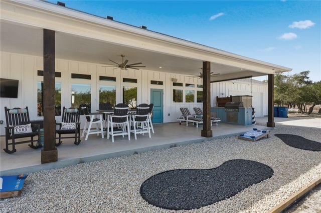 253 Coastal Wildwood Dr, Rockport, TX 78382