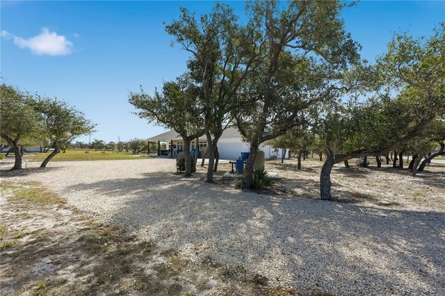 253 Coastal Wildwood Dr, Rockport, TX 78382