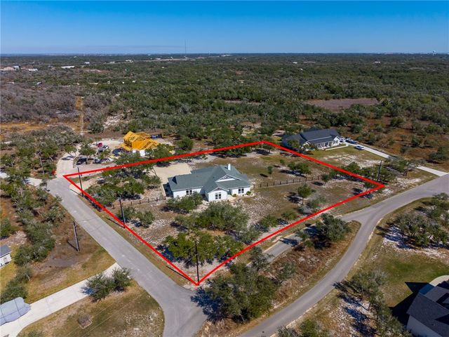 253 Coastal Wildwood Dr, Rockport, TX 78382