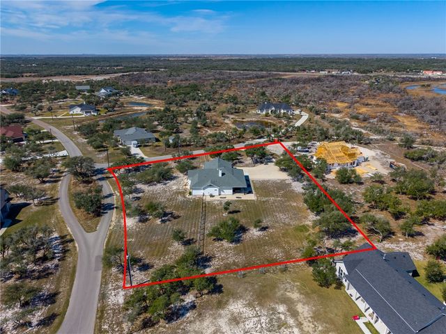 253 Coastal Wildwood Dr, Rockport, TX 78382