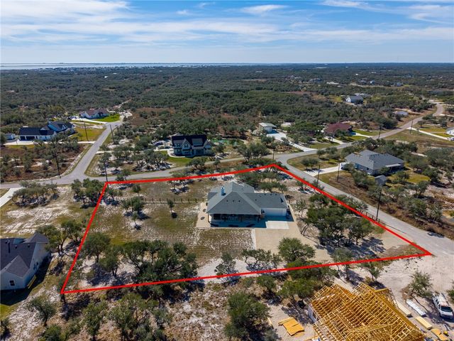 253 Coastal Wildwood Dr, Rockport, TX 78382