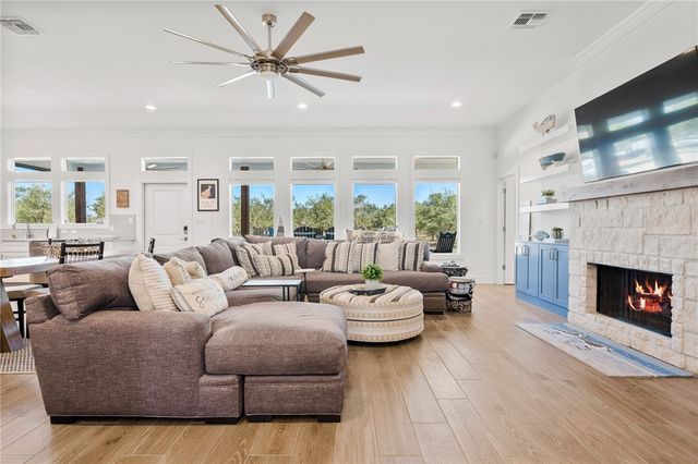 253 Coastal Wildwood Dr, Rockport, TX 78382