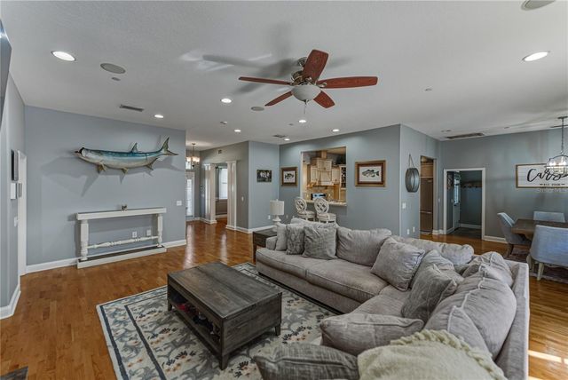 209 FRENCHMANS CREEK WAY, Winter Haven, FL 33884