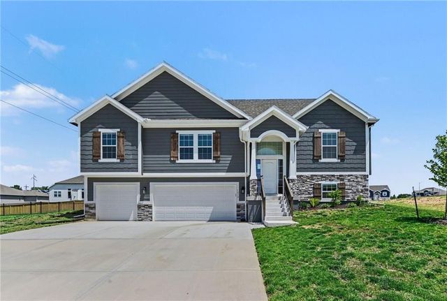1018 Jasmine Drive, Liberty, MO 64068