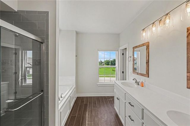 1018 Jasmine Drive, Liberty, MO 64068