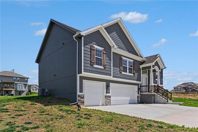 1018 Jasmine Drive, Liberty, MO 64068