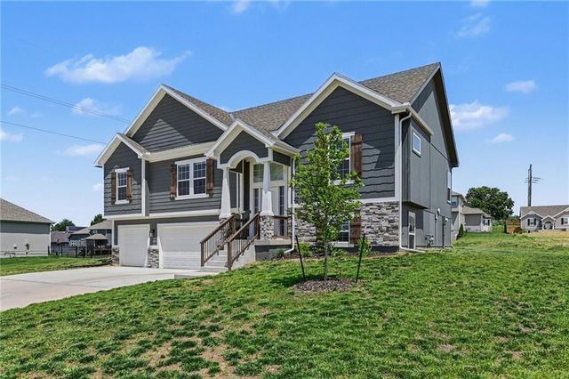 1018 Jasmine Drive, Liberty, MO 64068
