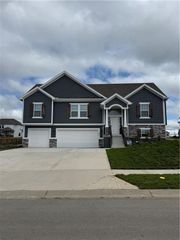 1018 Jasmine Drive, Liberty, MO 64068