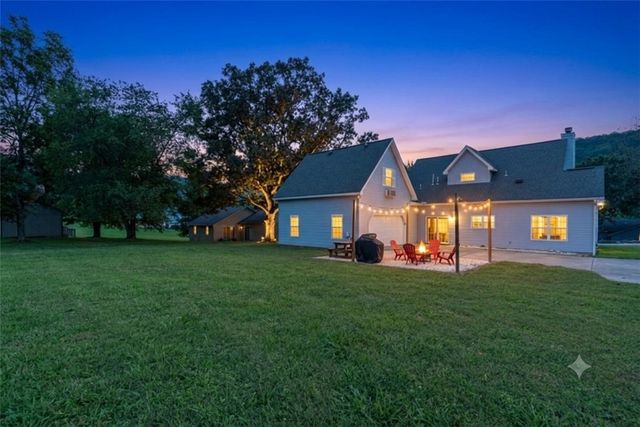 66 Lakeside Drive, Holiday Island, AR 72631