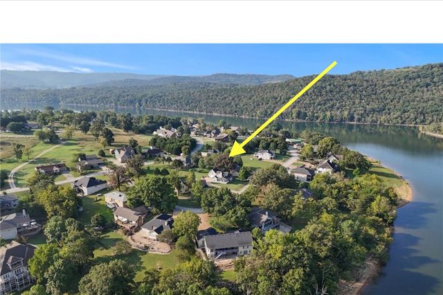 66 Lakeside Drive, Holiday Island, AR 72631