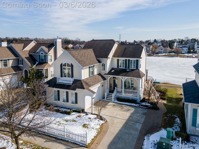 1015 Watersedge Court, Oxford Charter Township, MI 48371