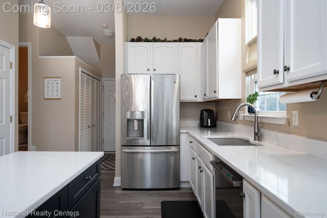 1015 Watersedge Court, Oxford Charter Township, MI 48371