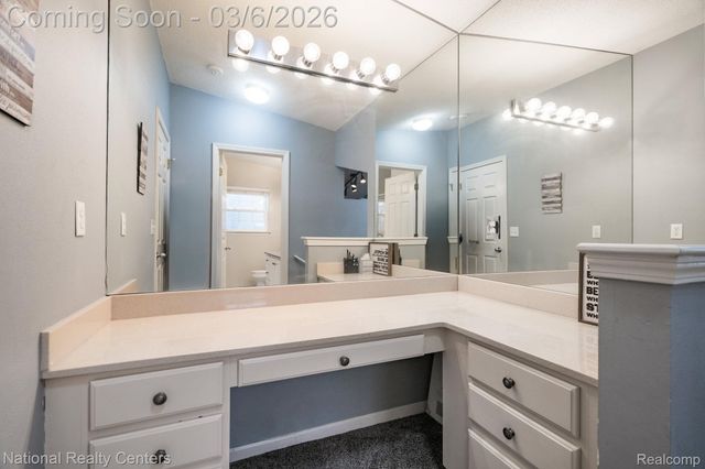 1015 Watersedge Court, Oxford Charter Township, MI 48371