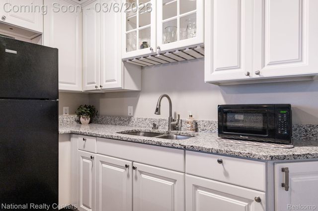 1015 Watersedge Court, Oxford Charter Township, MI 48371