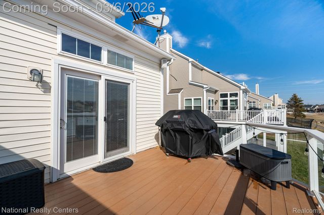 1015 Watersedge Court, Oxford Charter Township, MI 48371