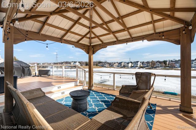 1015 Watersedge Court, Oxford Charter Township, MI 48371