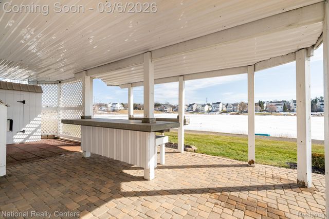 1015 Watersedge Court, Oxford Charter Township, MI 48371