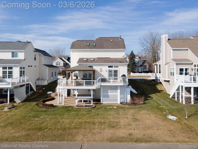 1015 Watersedge Court, Oxford Charter Township, MI 48371