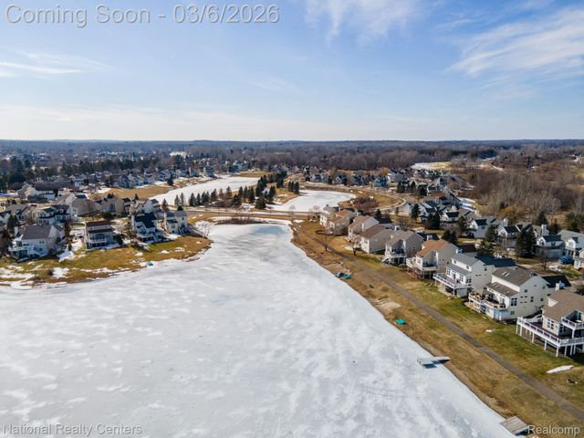 1015 Watersedge Court, Oxford Charter Township, MI 48371