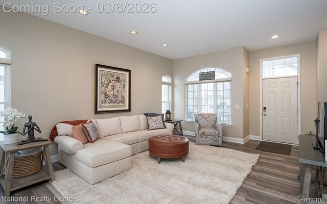 1015 Watersedge Court, Oxford Charter Township, MI 48371