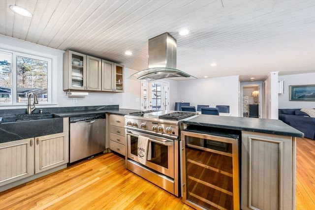 10 Uncle Bills Way, Dennis, MA 02660