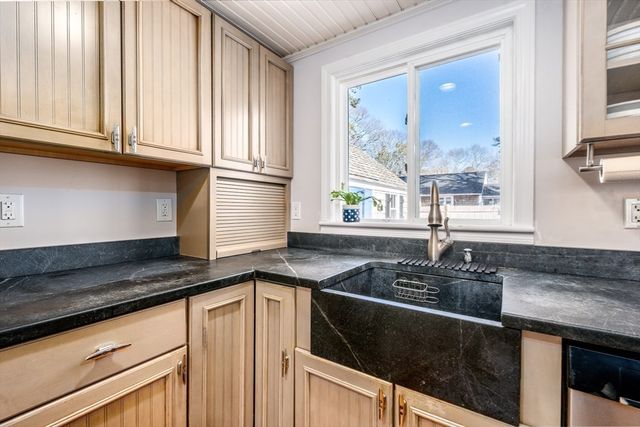 10 Uncle Bills Way, Dennis, MA 02660