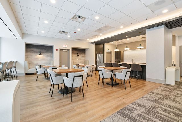 512 N Mcclurg Court 1705, Chicago, IL 60611