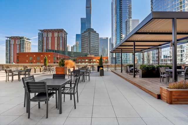 512 N Mcclurg Court 1705, Chicago, IL 60611