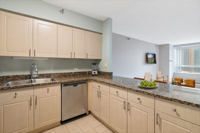 512 N Mcclurg Court 1705, Chicago, IL 60611