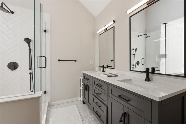 10661 Riggs Drive, Overland Park, KS 66212